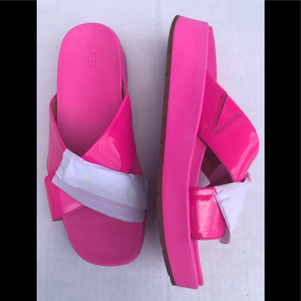UGG EMILY SANDALS WEDGE PINK PATENT